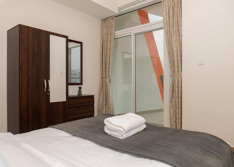 Stonetree - Furnished 2br In Binghatti Gateway *