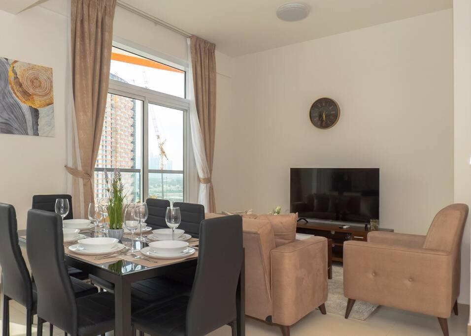 Stonetree - Furnished 2br In Binghatti Gateway *