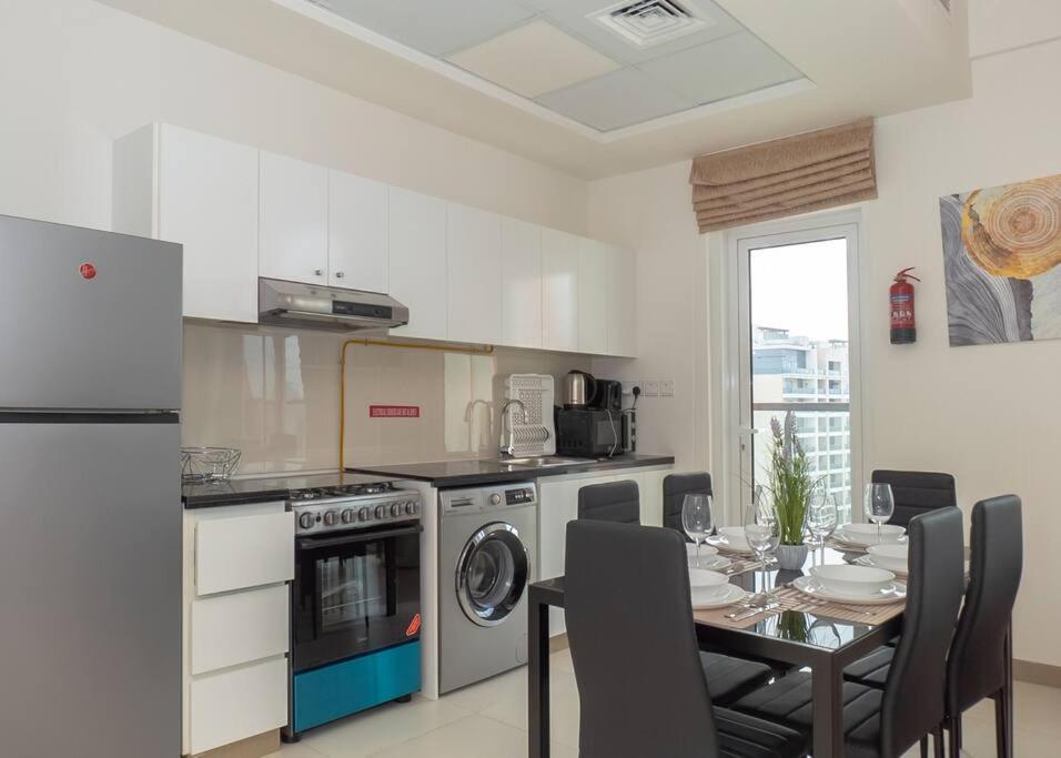 Stonetree - Furnished 2br In Binghatti Gateway *